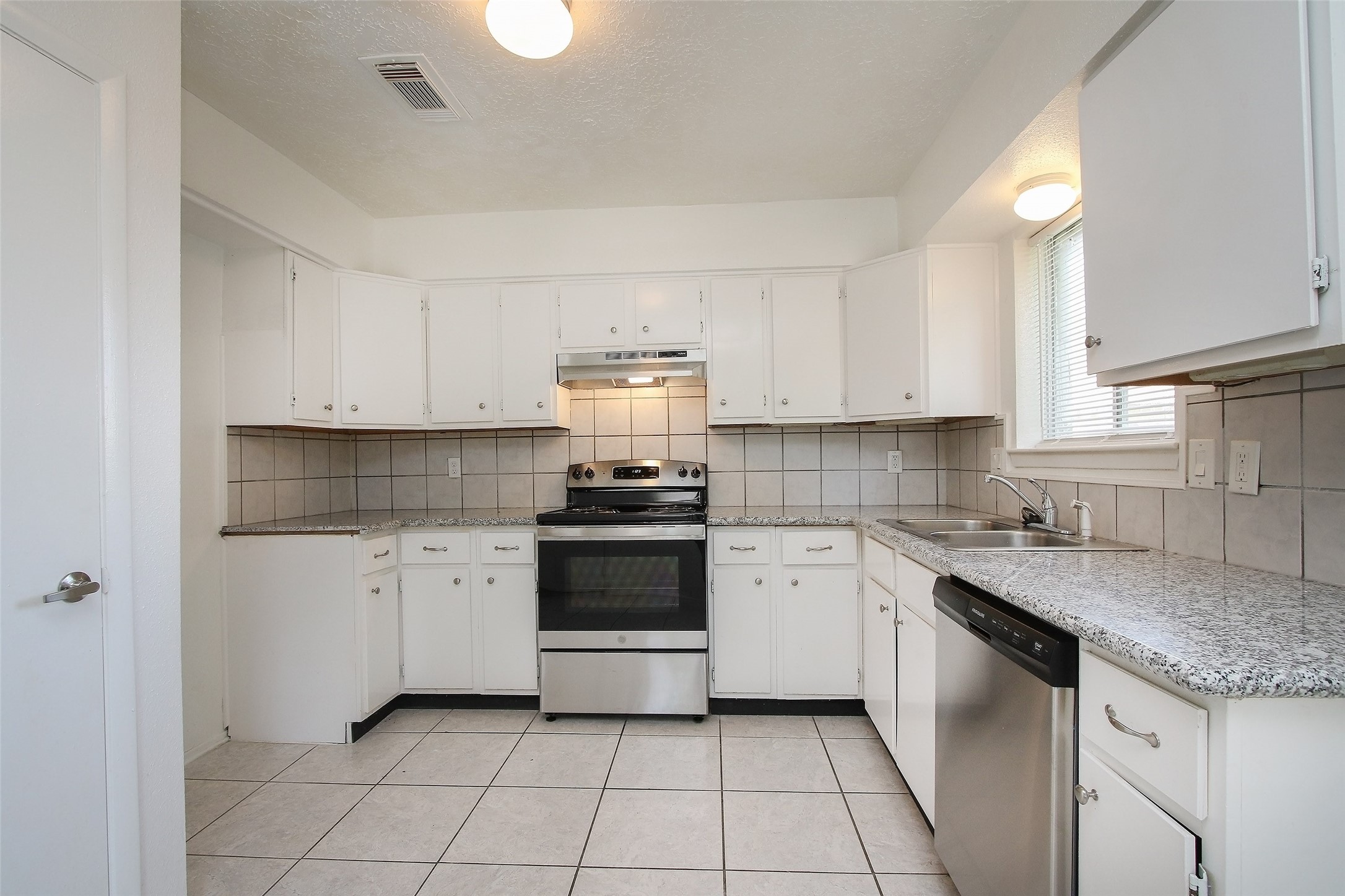 4626 Quailgate Drive Spring, TX 77373 - Photo 9 of 46