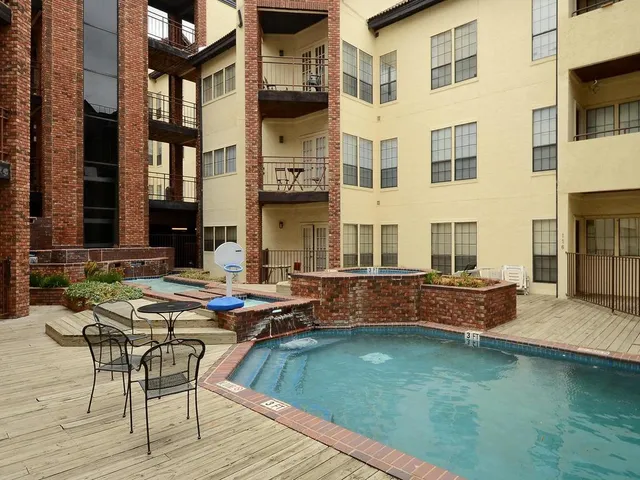 $2,300 | 3001 Cedar Street, Unit 117, Austin, TX 78705