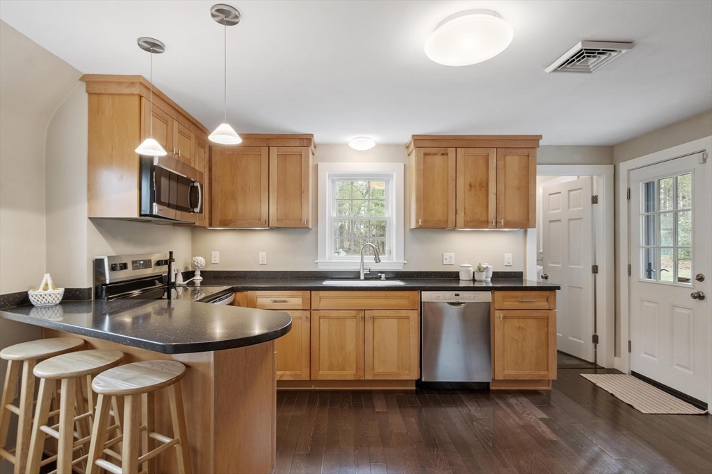 142 Tower Road Lincoln, MA 01773 - Photo 11 of 41