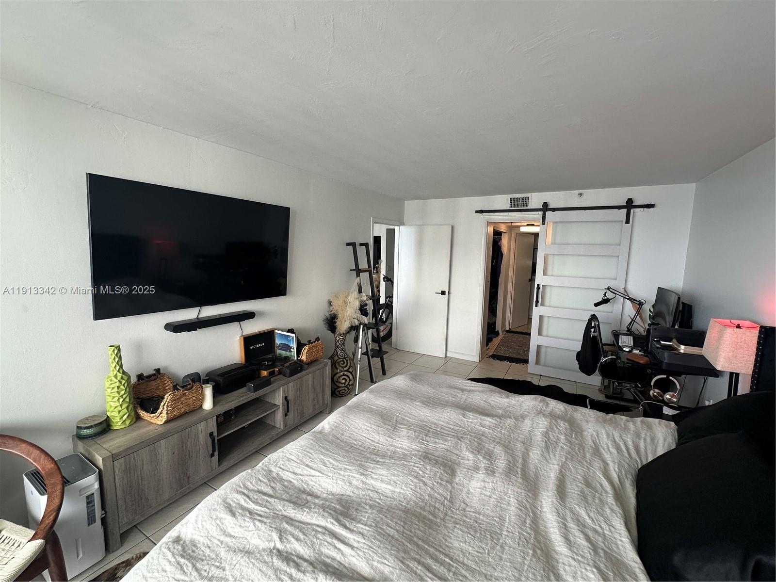 555 Northeast 15th Street, Unit 31F Miami, FL 33132 - Photo 14 of 24