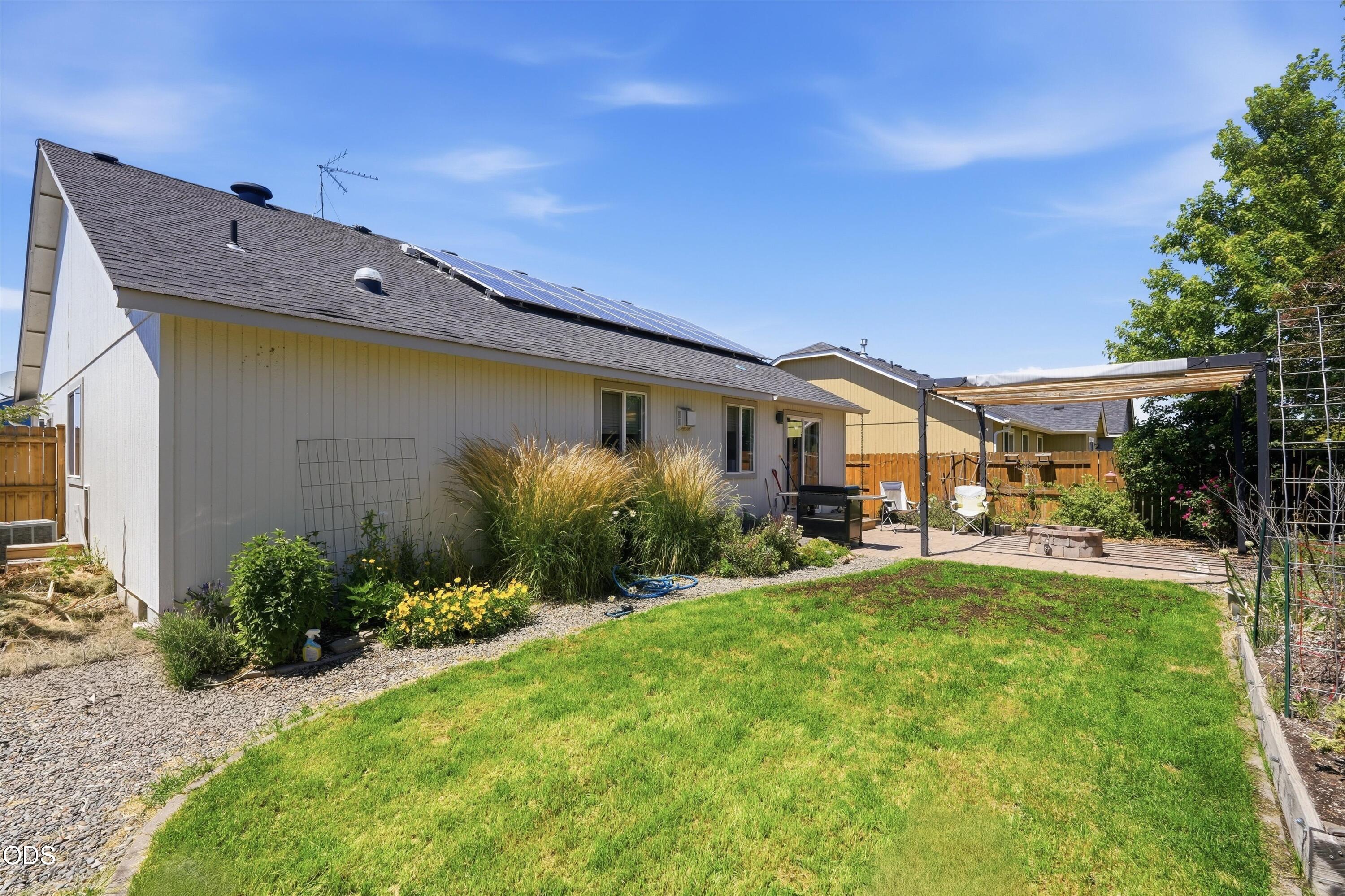 222 Southwest 33rd Drive Redmond, OR 97756 - Photo 24 of 26