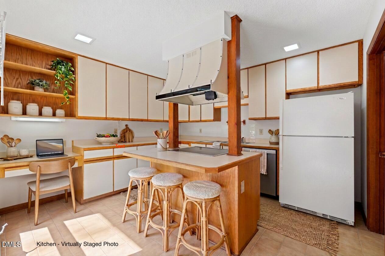 2012 Raccoon Run Clayton, NC 27520 - Photo 6 of 89 Kitchen - Virtually Staged