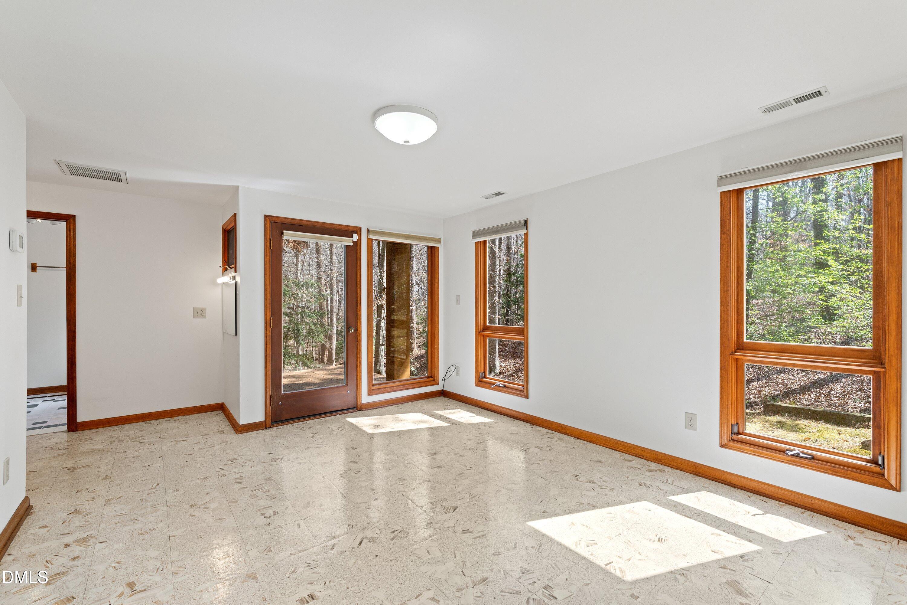 2012 Raccoon Run Clayton, NC 27520 - Photo 31 of 89 27-2012 Raccoon Run _6207