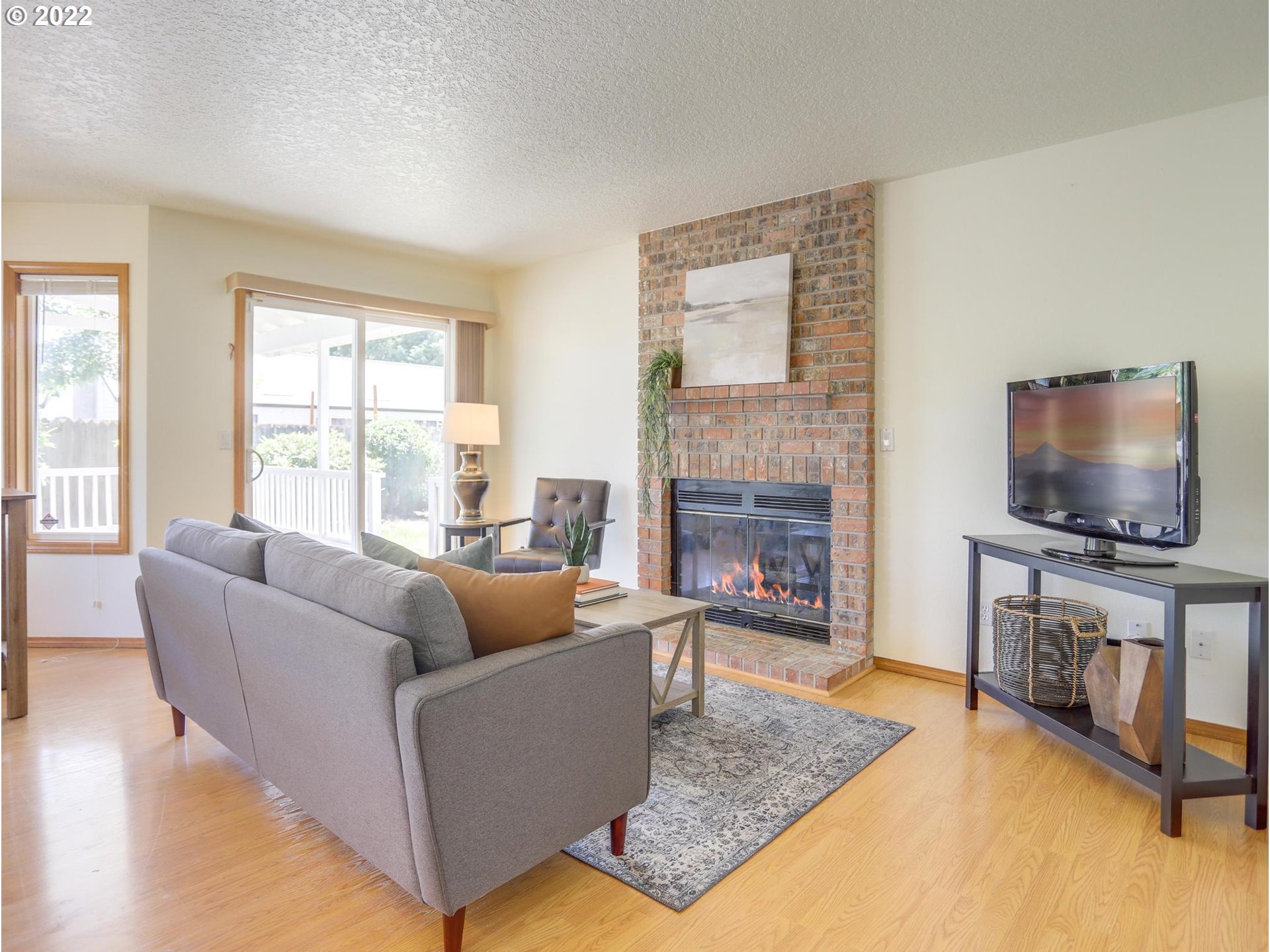 467 Southwest Nancy Circle Gresham, OR 97030 - Photo 12 of 32 Family Room