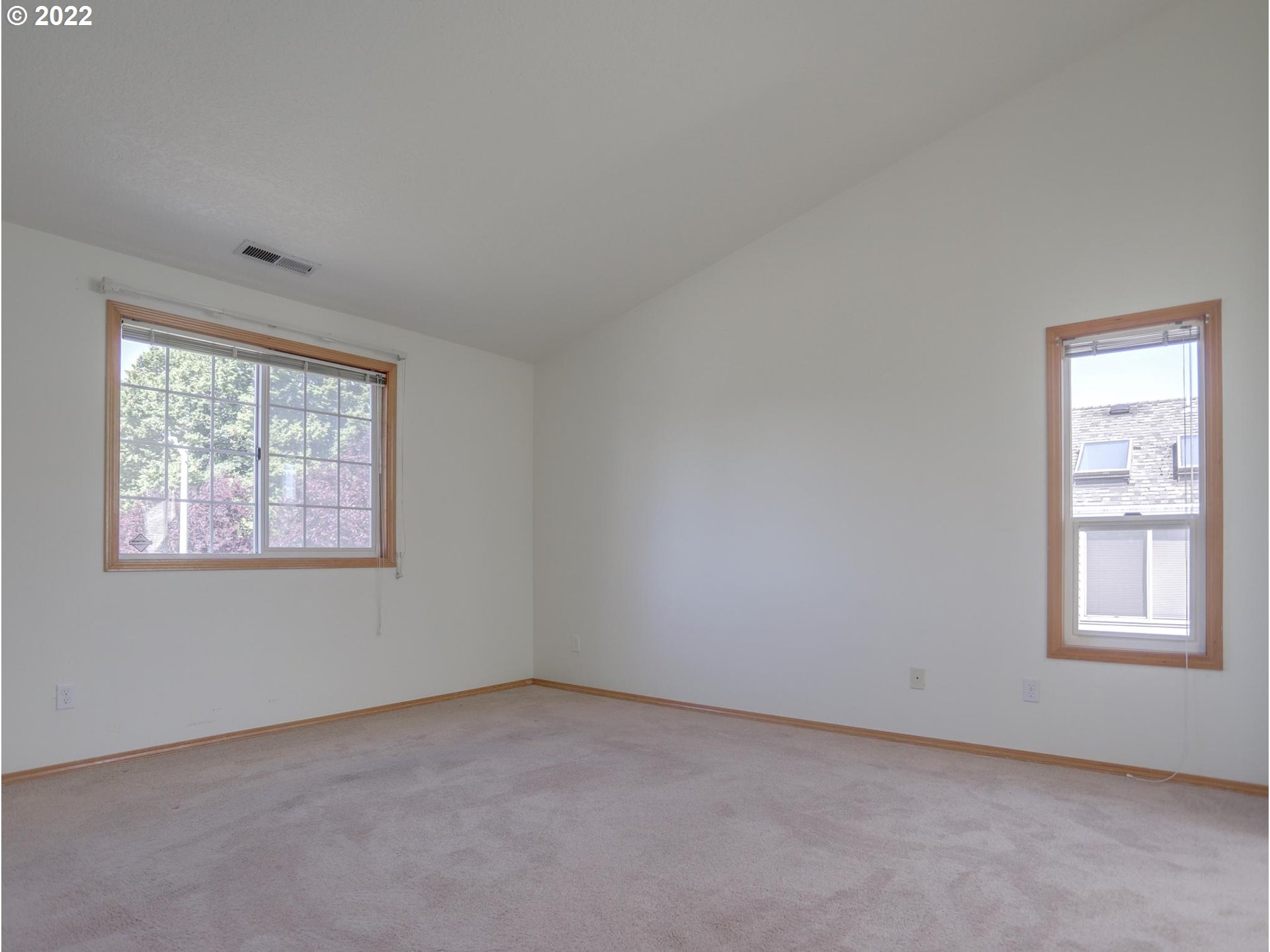 467 Southwest Nancy Circle Gresham, OR 97030 - Photo 26 of 32 Primary Bedroom