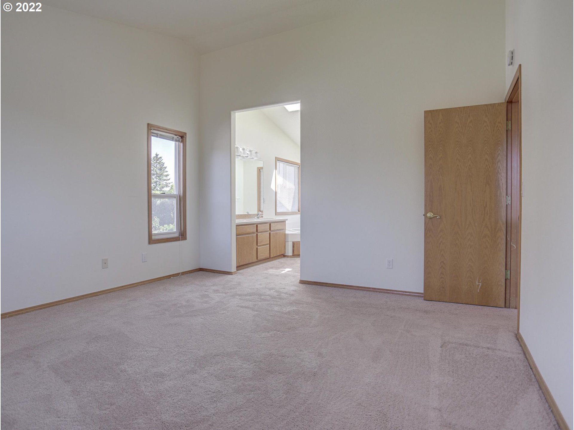 467 Southwest Nancy Circle Gresham, OR 97030 - Photo 27 of 32 Primary Bedroom
