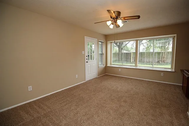 $2,100 | 3873 Pecan Circle, La Porte, TX 77571