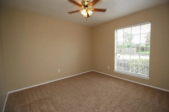 $2,100 | 3873 Pecan Circle, La Porte, TX 77571