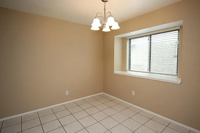 $2,100 | 3873 Pecan Circle, La Porte, TX 77571