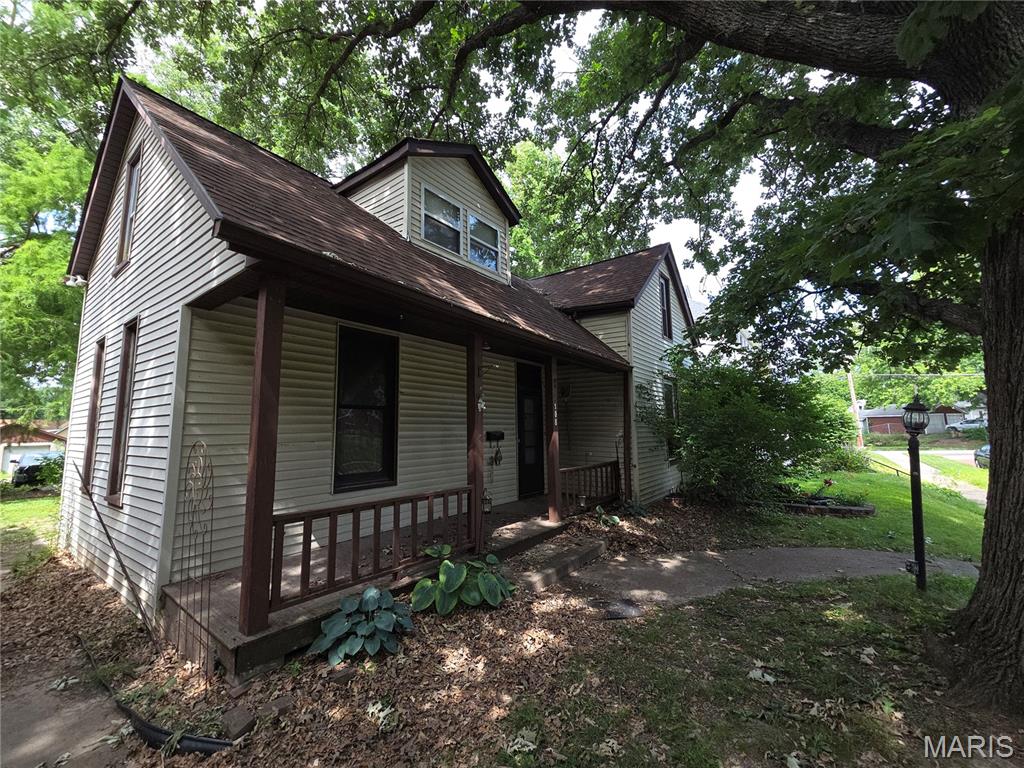 108 Portland Avenue Belleville, IL 62220 - Photo 1 of 14
