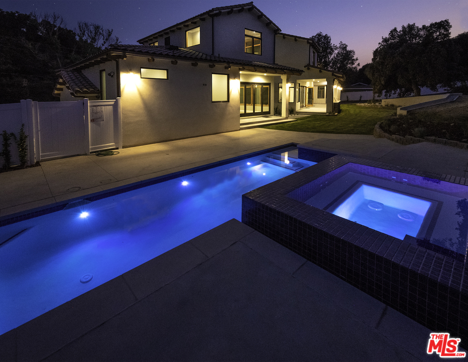 2563 Stokes Canyon Road Calabasas, CA 91302 - Photo 12 of 44 Gallery Image 12