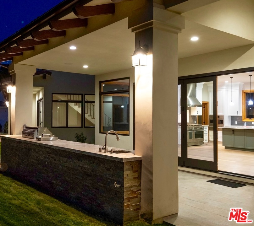 2563 Stokes Canyon Road Calabasas, CA 91302 - Photo 13 of 44 Gallery Image 13
