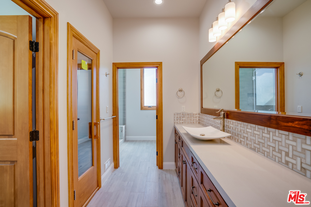 2563 Stokes Canyon Road Calabasas, CA 91302 - Photo 21 of 44 Gallery Image 21