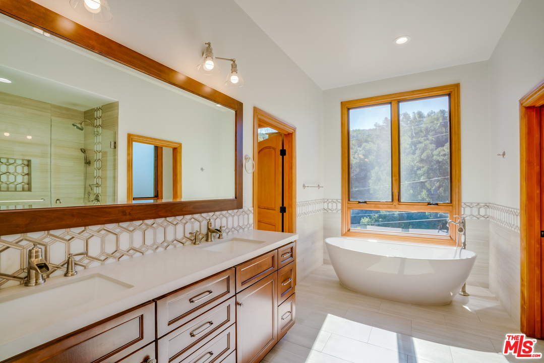2563 Stokes Canyon Road Calabasas, CA 91302 - Photo 31 of 44 Gallery Image 31