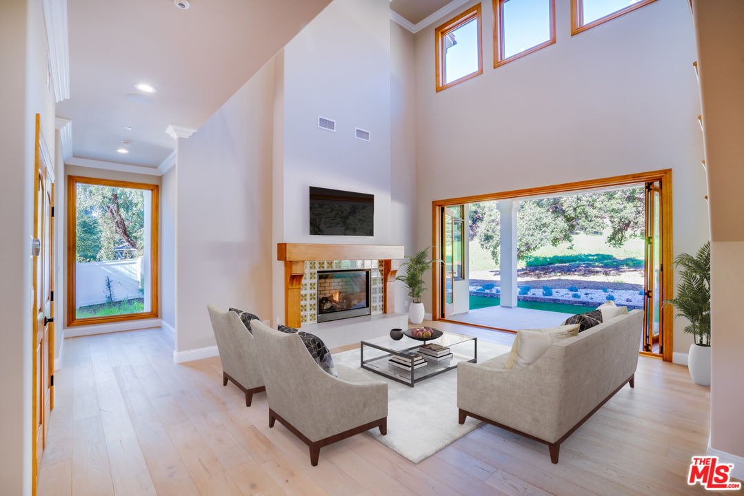 2563 Stokes Canyon Road Calabasas, CA 91302 - Photo 6 of 44 Gallery Image 6