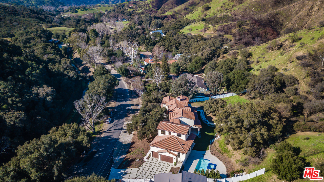 2563 Stokes Canyon Road Calabasas, CA 91302 - Photo 9 of 44 Gallery Image 9