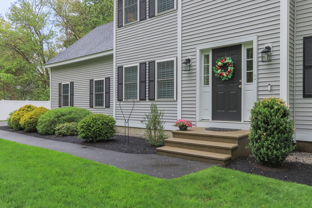 104 School House Road Groton, MA 01450 - Photo 4 of 36