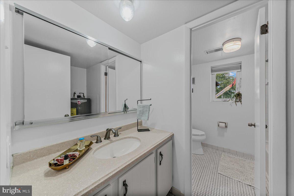 100 Rutgers Avenue, Unit 9 Swarthmore, PA 19081 - Photo 15 of 22 Full Bathroom