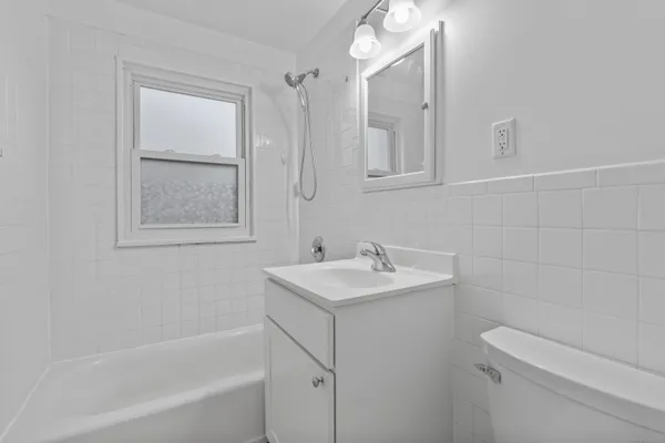 $2,595 | 86 Blachley Road, Unit D, Stamford, CT 06902