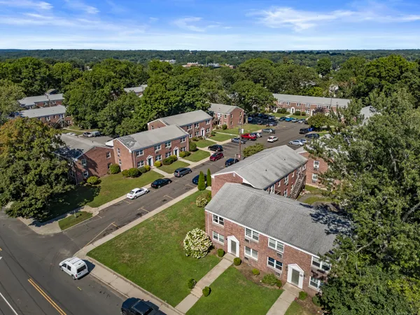 $2,595 | 86 Blachley Road, Unit D, Stamford, CT 06902