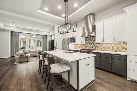$700,000 | 2624 Fountain Key Boulevard, Houston, TX 77008