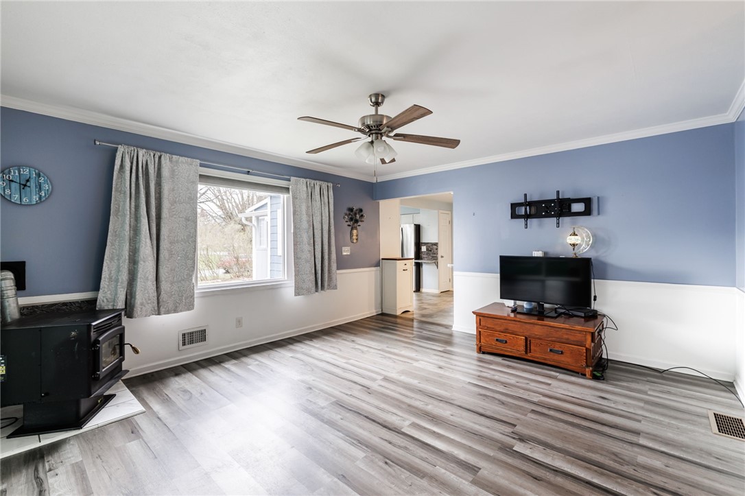 986 Gravel Road Webster, NY 14580 - Photo 12 of 36