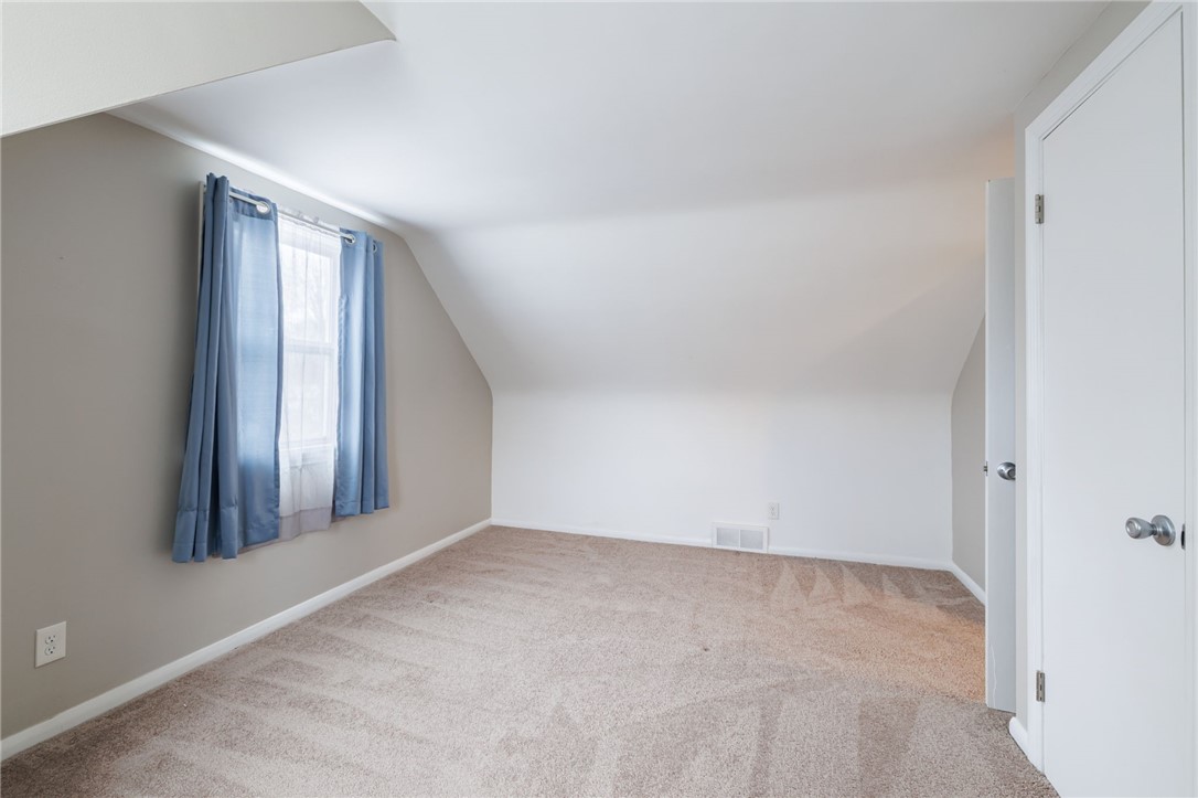 986 Gravel Road Webster, NY 14580 - Photo 30 of 36 Upstairs Bedroom