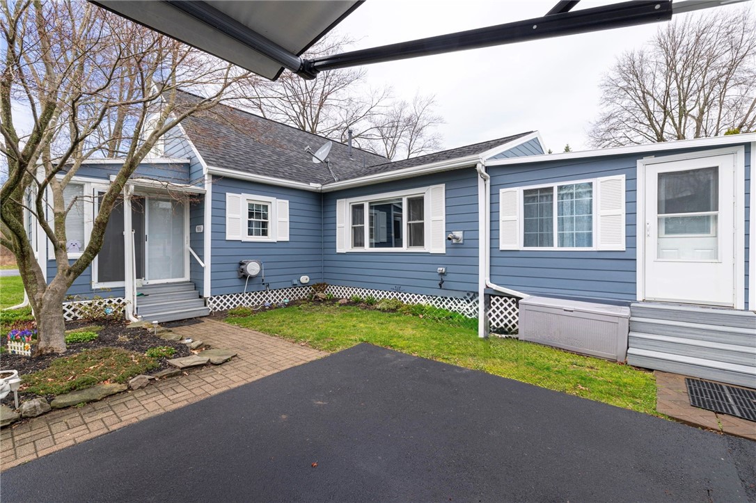 986 Gravel Road Webster, NY 14580 - Photo 3 of 36