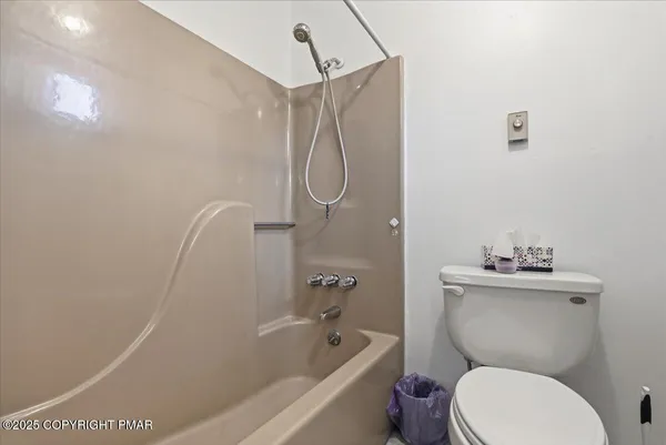 $399,000 | 6137 Victoria Drive, Tobyhanna, PA 18466