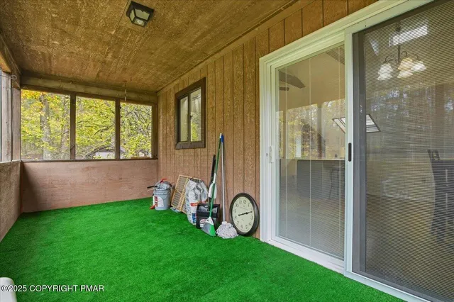 $415,000 | 6137 Victoria Drive, Tobyhanna, PA 18466