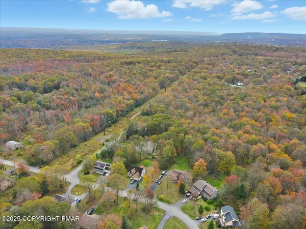 $399,000 | 6137 Victoria Drive, Tobyhanna, PA 18466