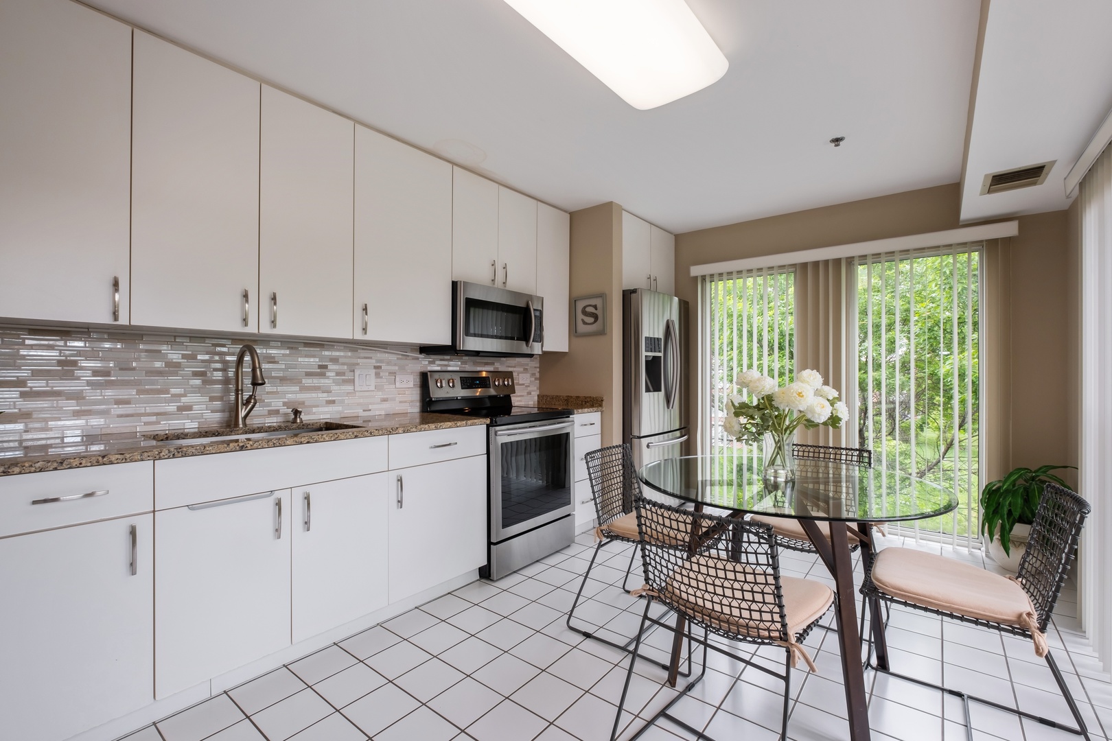 412 Kelburn Road, Unit 315 Deerfield, IL 60015 - Photo 4 of 22