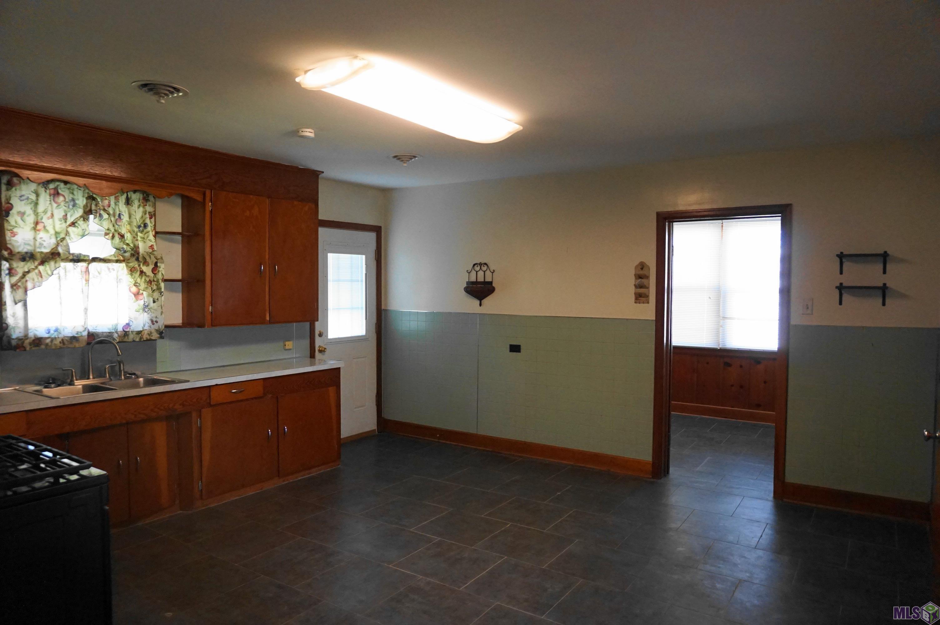 1938 Highway 182 Raceland, LA 70394 - Photo 7 of 18