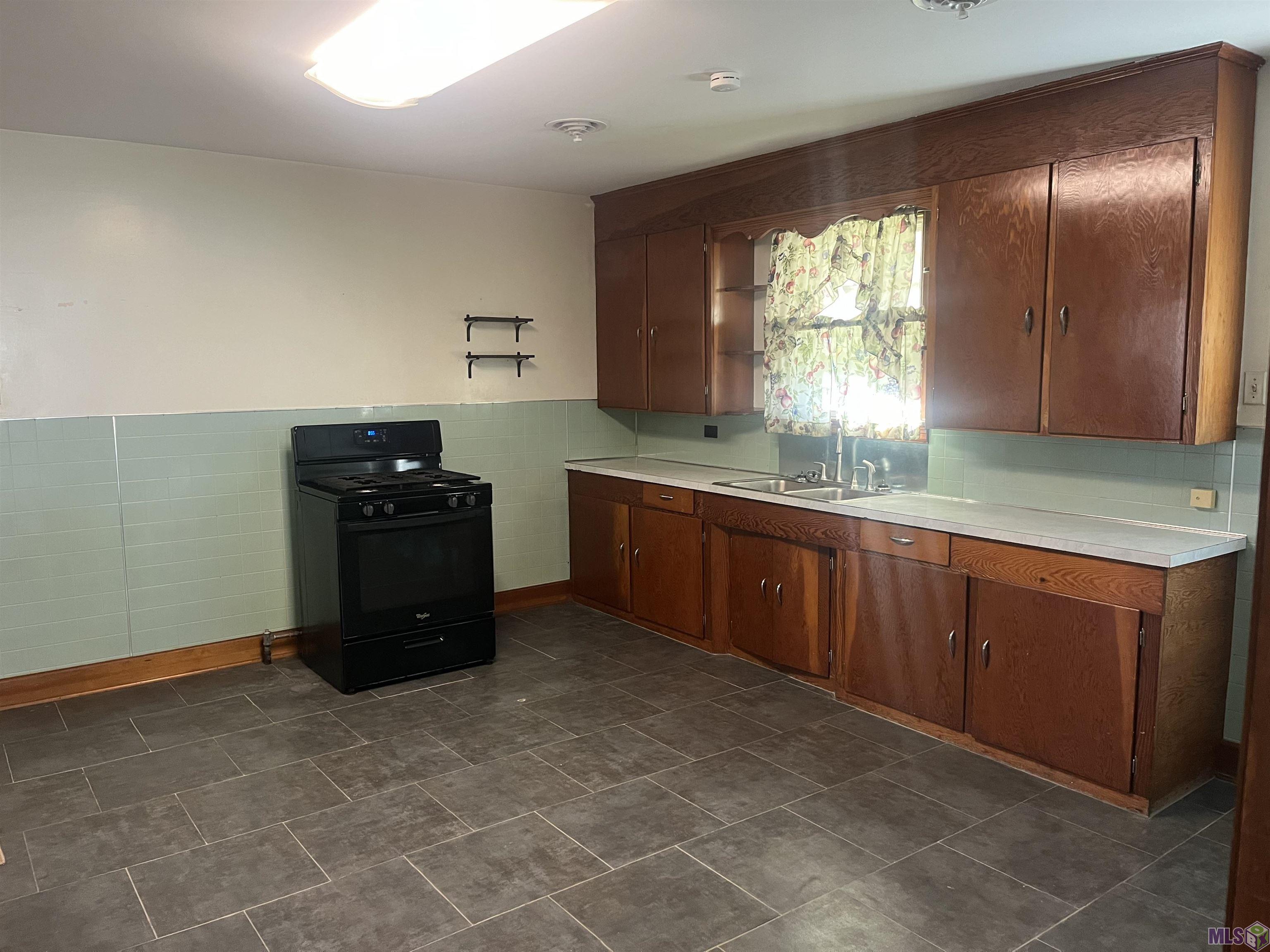 1938 Highway 182 Raceland, LA 70394 - Photo 8 of 18