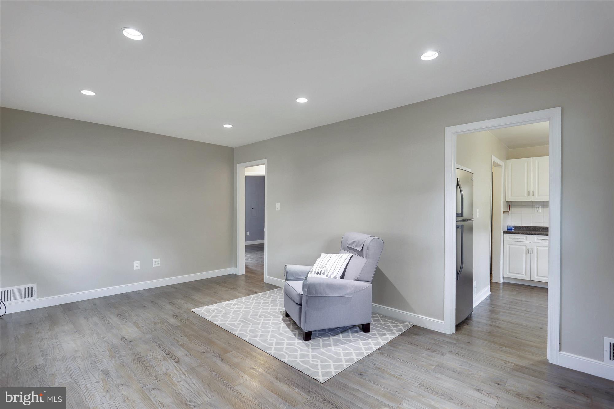 2803 Randolph Road Silver Spring, MD 20902 - Photo 10 of 30 Living Room