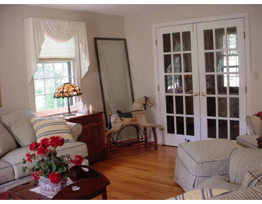 12 Butternut Road Westford, MA 01886 - Photo 3 of 30 Gallery Image 3