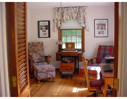 12 Butternut Road Westford, MA 01886 - Photo 4 of 30 Gallery Image 4