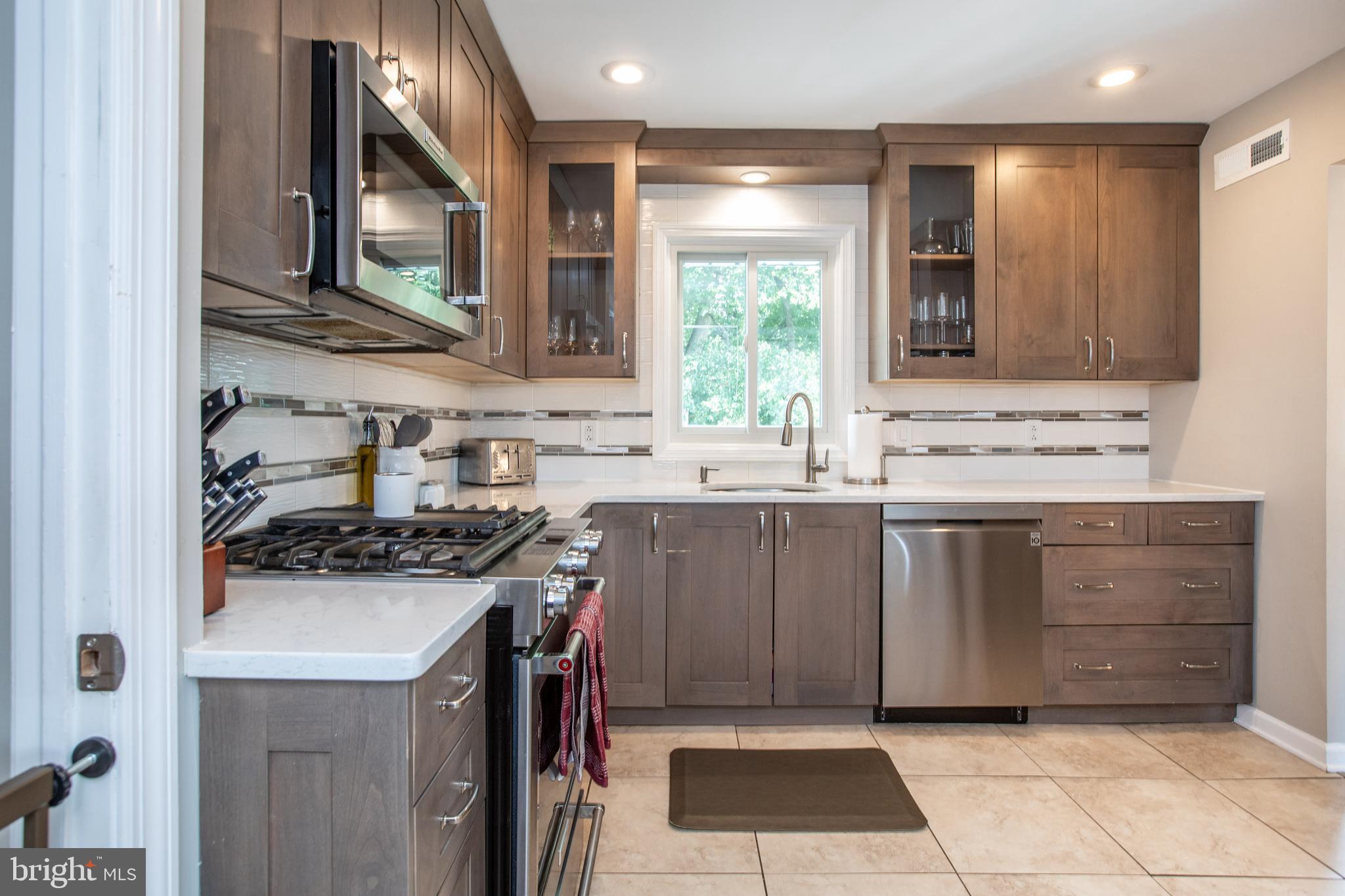 38 Valley View Road Hamilton, NJ 08620 - Photo 13 of 36