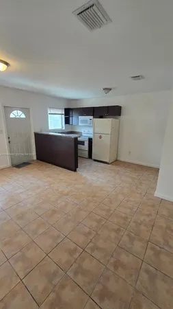 $1,600 | 16131 Northeast 19th Place, Unit 3, North Miami Beach, FL 33162