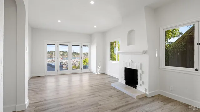 $4,555 | 833 Bridgeway, Unit 5, Sausalito, CA 94965