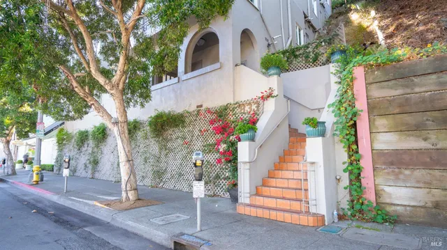 $4,555 | 833 Bridgeway, Unit 5, Sausalito, CA 94965