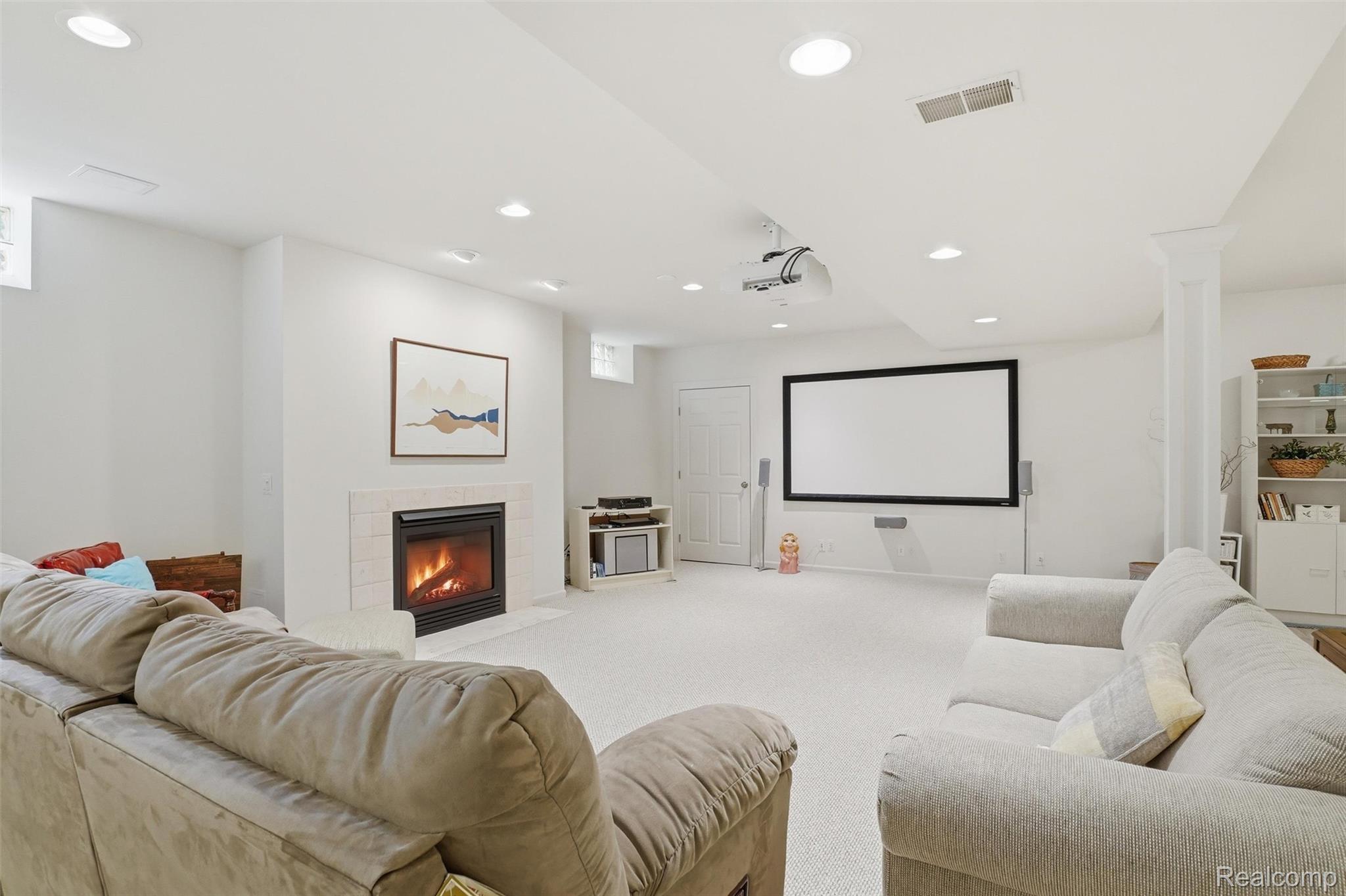 628 Green Road Ann Arbor, MI 48105 - Photo 29 of 34 Jpg29.jpg