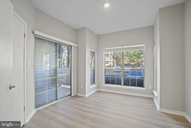 $2,100 | 3909 Penderview Drive, Unit 1904, Fairfax, VA 22033