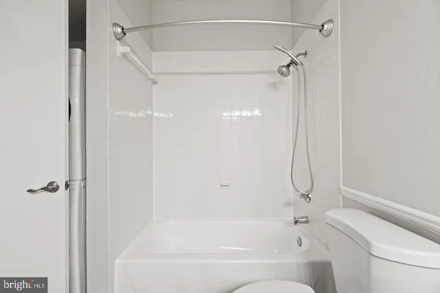 $2,100 | 3909 Penderview Drive, Unit 1904, Fairfax, VA 22033