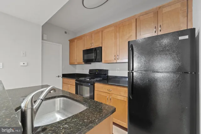 $2,100 | 3909 Penderview Drive, Unit 1904, Fairfax, VA 22033