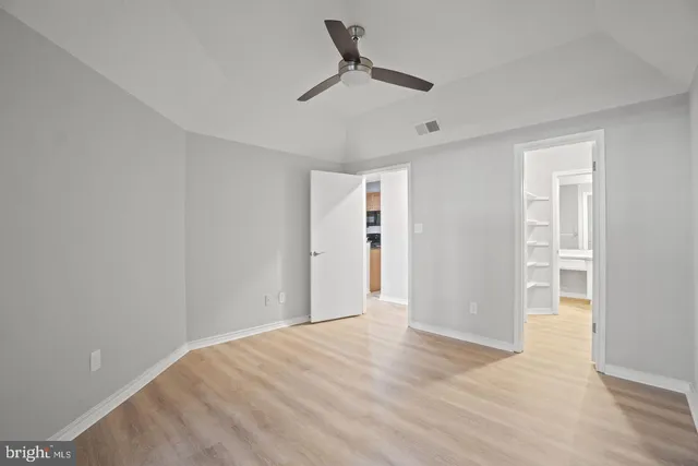 $2,100 | 3909 Penderview Drive, Unit 1904, Fairfax, VA 22033