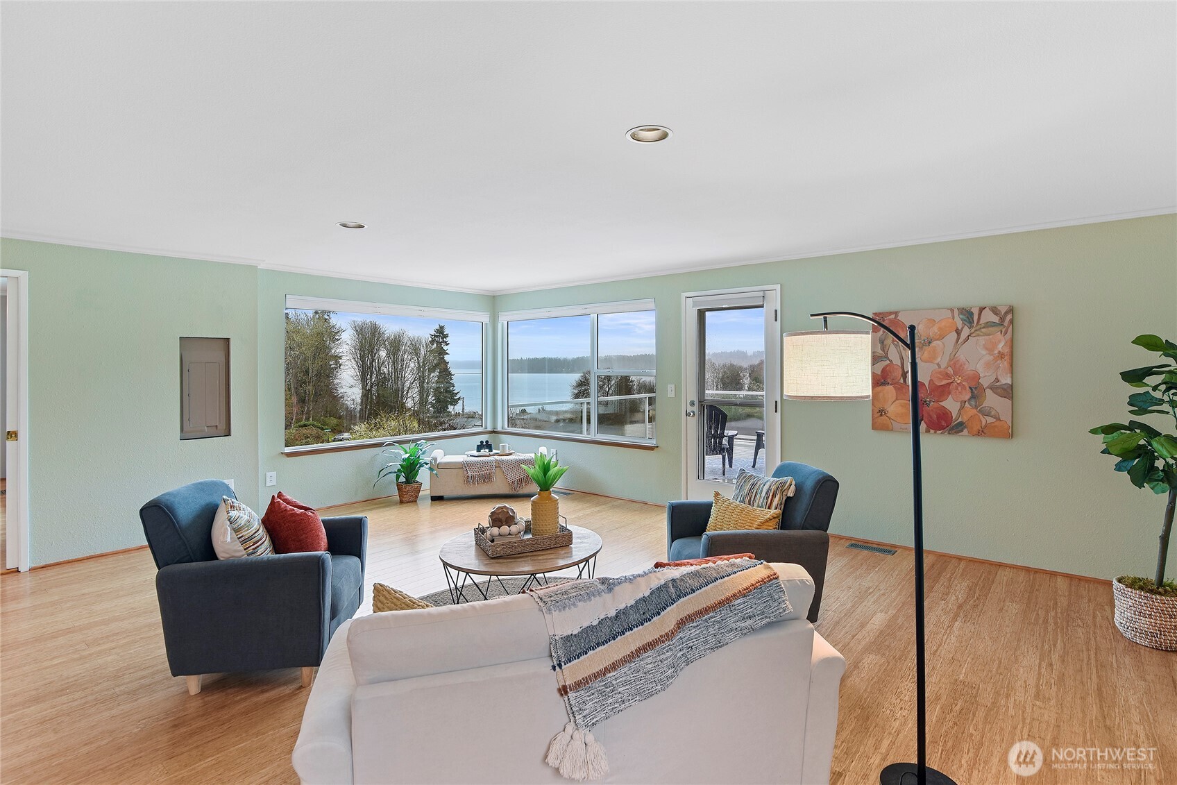 9011 Roanoke Road Northeast Bremerton, WA 98311 - Photo 16 of 38