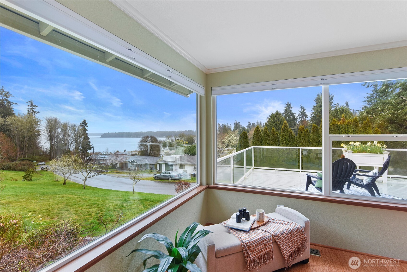 9011 Roanoke Road Northeast Bremerton, WA 98311 - Photo 17 of 38