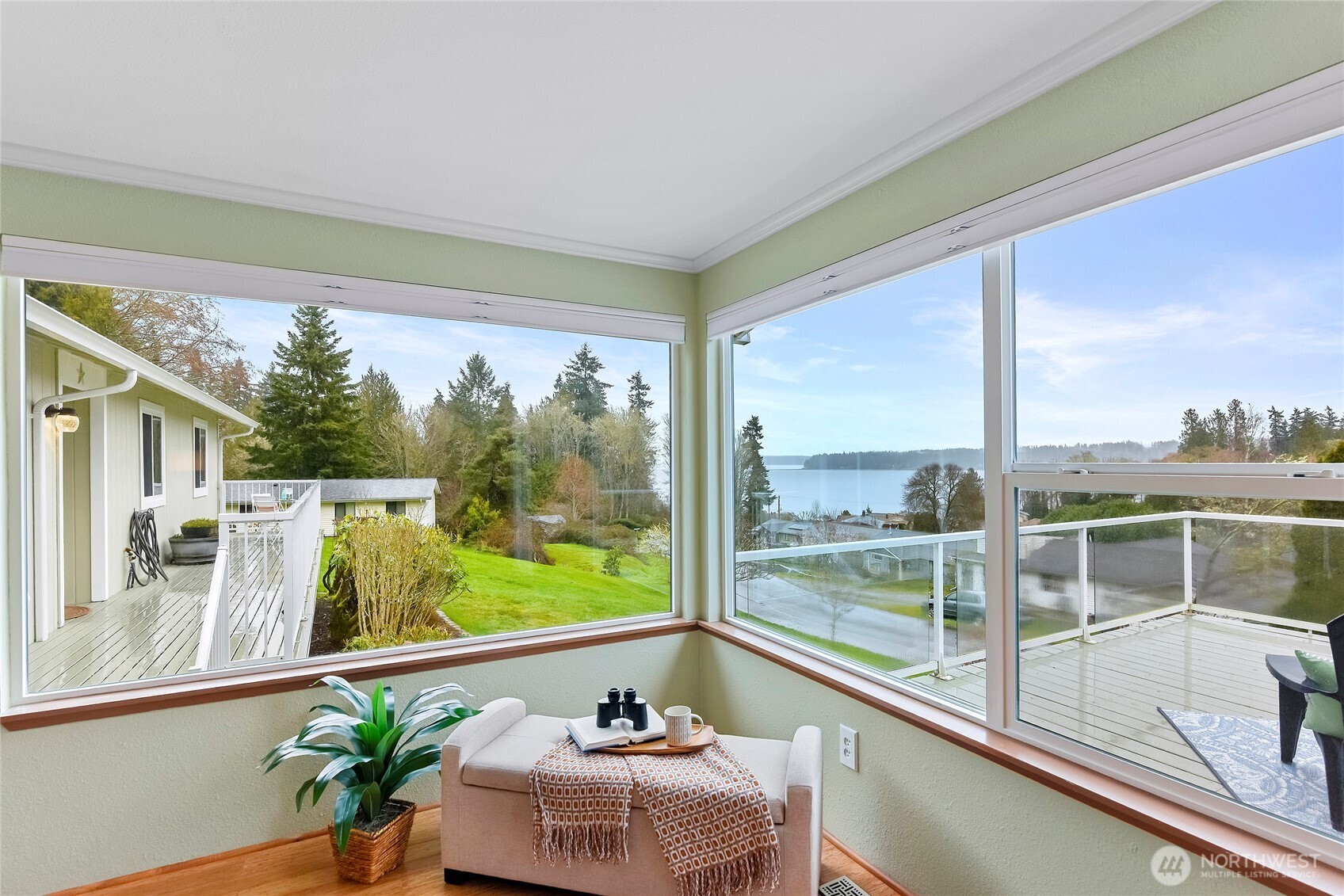 9011 Roanoke Road Northeast Bremerton, WA 98311 - Photo 18 of 38