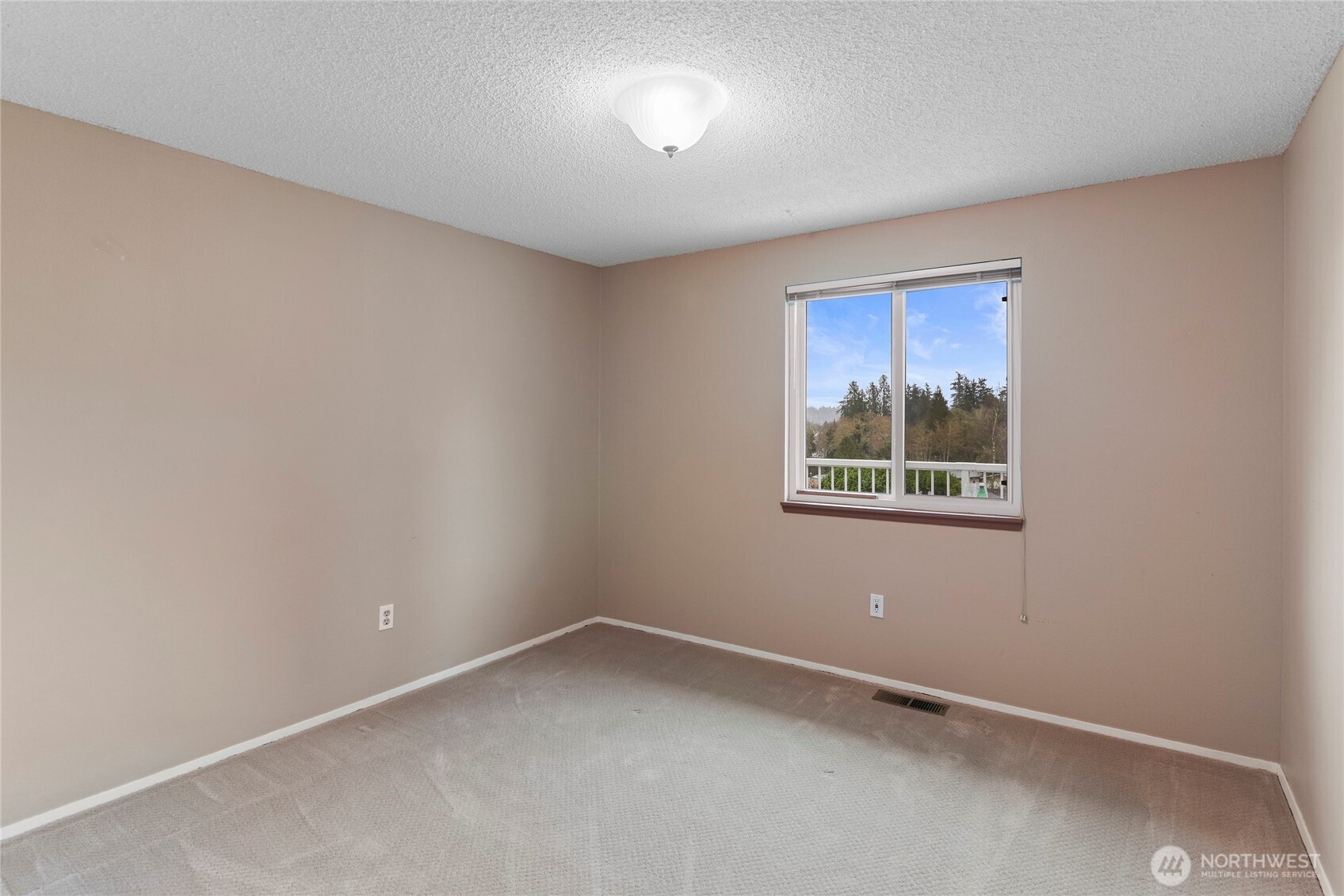 9011 Roanoke Road Northeast Bremerton, WA 98311 - Photo 24 of 38